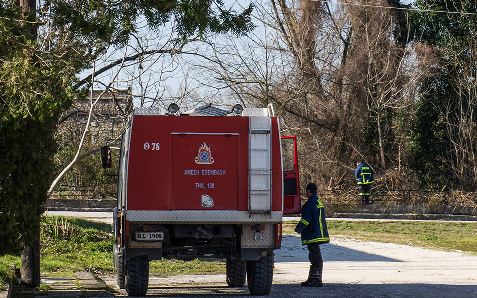 μύκονος-χειροπέδες-σε-έναν-άνδρα-για-ε-561994981