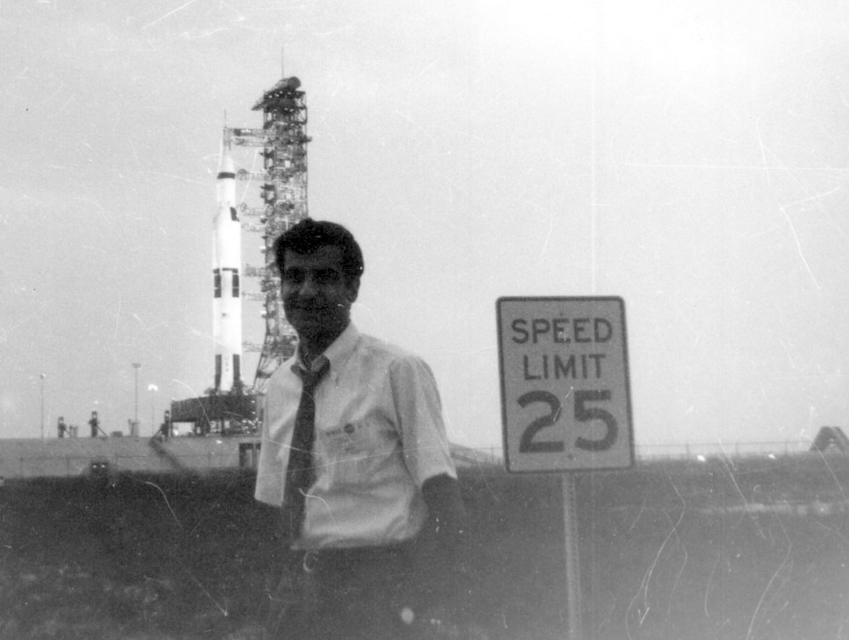 αποχαιρετισμός-στον-διονύση-σιμόπου-561991258