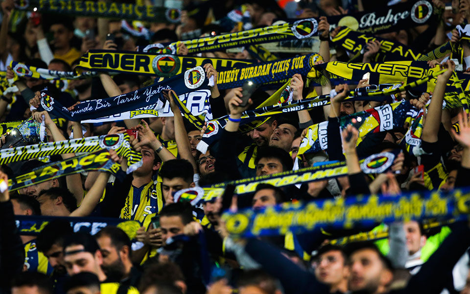 uefa-τιμώρησε-τη-φενέρ-επειδή-οπαδοί-φώνα-561989284