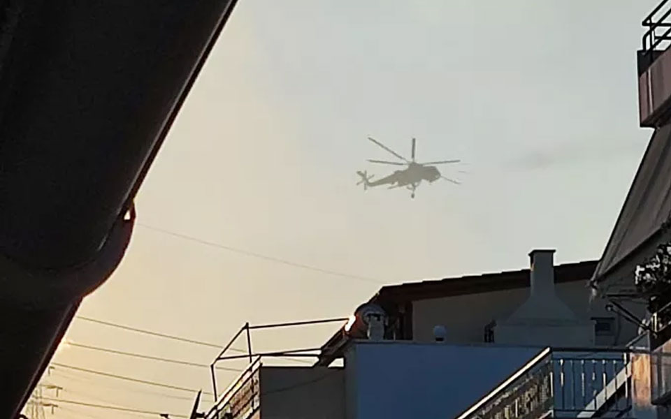 Οριοθετήθηκε η φωτιά στον Κορυδαλλό – Κοντά σε σπίτια οι φλόγες-3