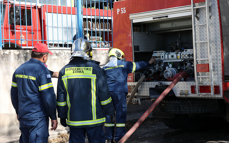 φωτιά-τώρα-πίσω-από-τη-χωματερή-της-φυλ-561991081