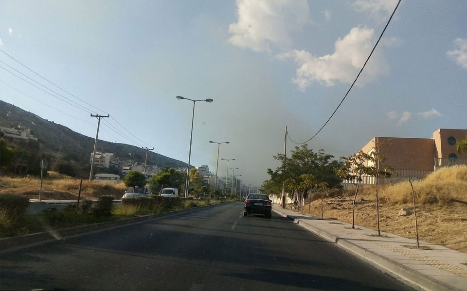 Οριοθετήθηκε η φωτιά στον Κορυδαλλό – Κοντά σε σπίτια οι φλόγες-2