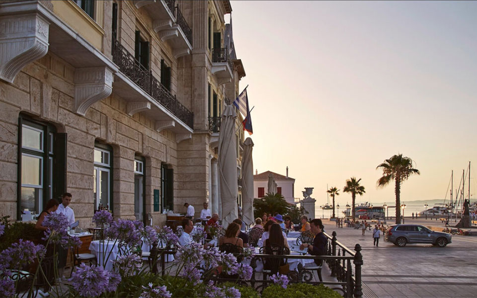 poseidonion-σπέτσες-ύμνος-στον-κοσμοπολιτισμό-562015186