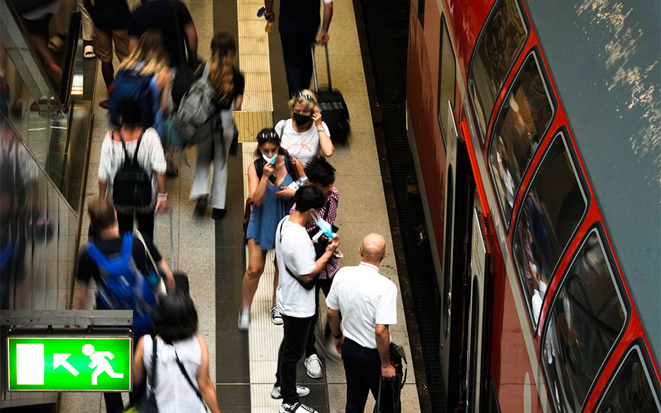 γερμανία-νέο-κύμα-της-πανδημίας-το-φθι-562011589