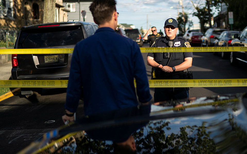 σαλμάν-ρουσντί-τίποτα-δεν-δικαιολογε-561999730