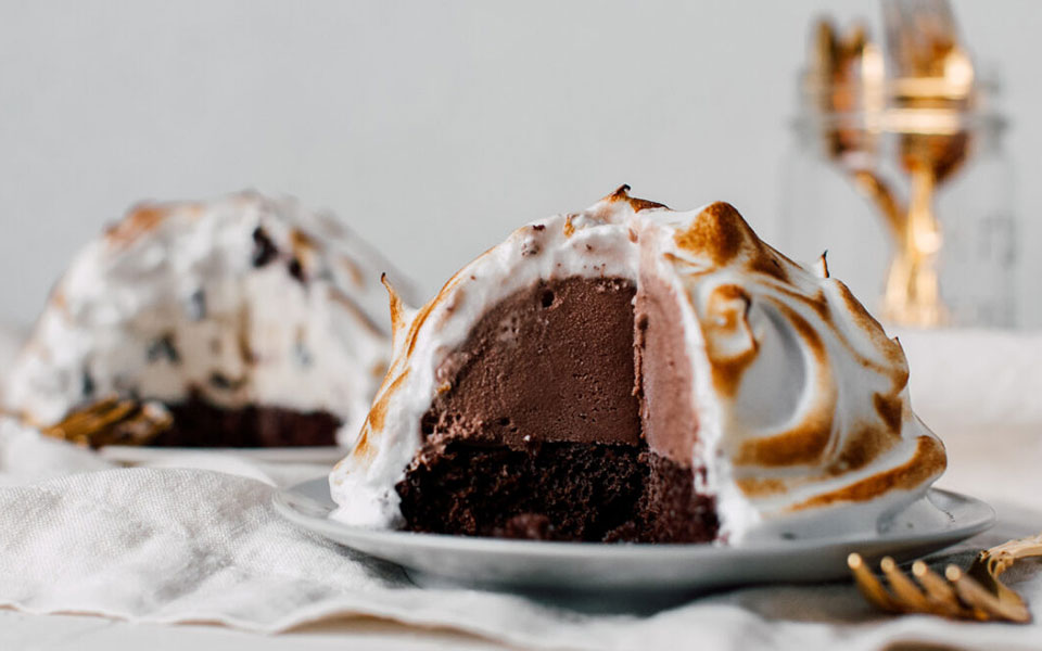 baked-alaska-μα-ποιος-το-σκέφτηκε-να-ψήσει-παγωτ-562004992