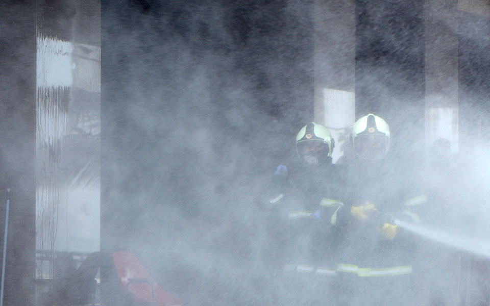 ινδία-εννέα-νεκροί-και-οκτώ-τραυματίε-561982690