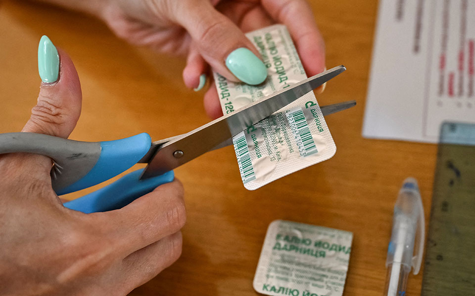 ουκρανία-η-εε-θα-διανείμει-δισκία-ιωδι-562019188