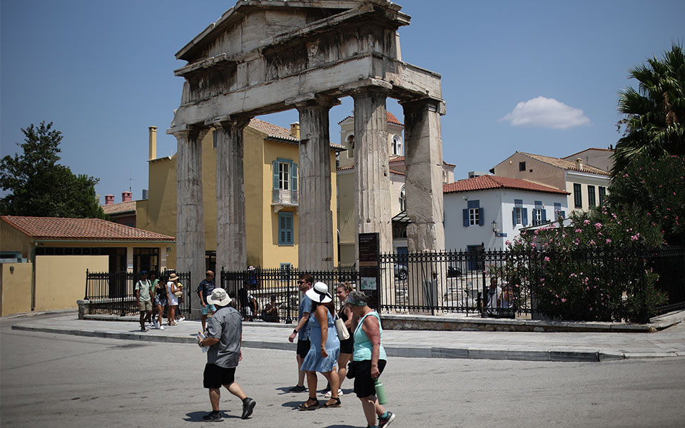 καιρός-υψηλές-θερμοκρασίες-με-ισχυρο-561987886