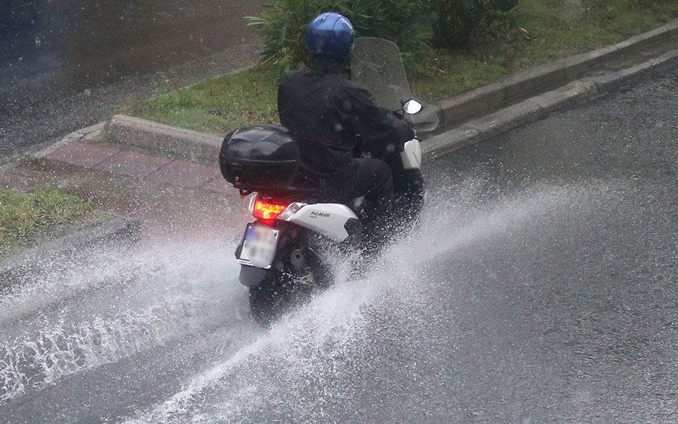 κακοκαιρία-σε-ετοιμότητα-η-πυροσβεστ-562008271