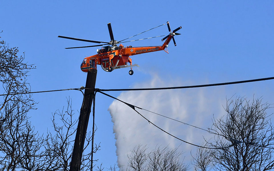 σε-ύφεση-η-πυρκαγιά-στην-κέρκυρα-561991159