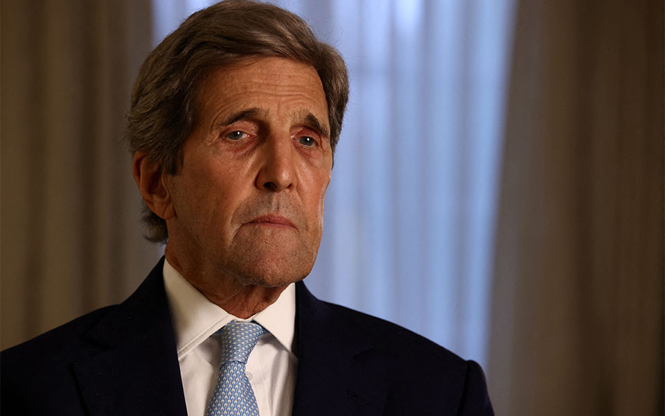 ηπα-η-κίνα-τιμωρεί-τον-κόσμο-με-την-α-561990217