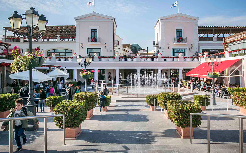 στη-lamda-το-εκπτωτικό-κέντρο-mcarthurglen-στα-σπάτα-561990214