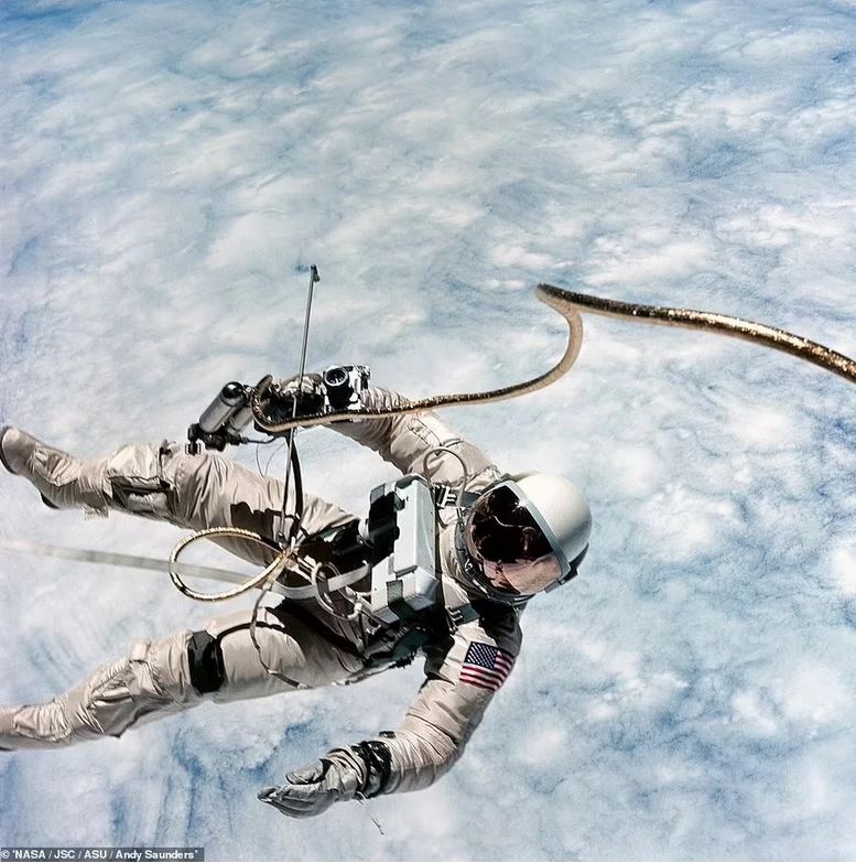 Nasa: Αδημοσίευτες φωτογραφίες από τις αποστολές «Apollo» στη Σελήνη-4