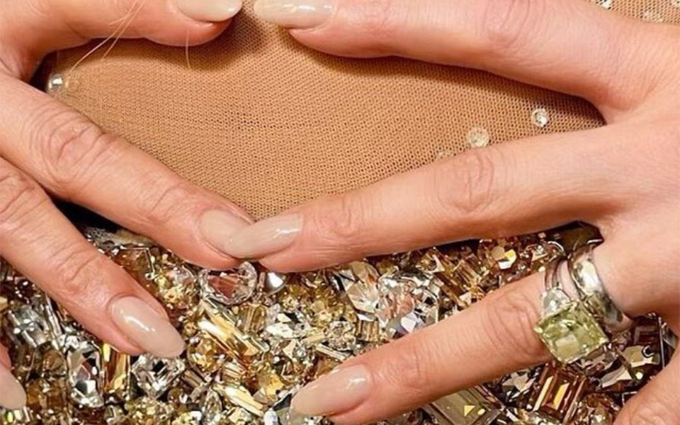 το-πιο-διαχρονικό-χρώμα-και-σχήμα-στα-ν-561984205