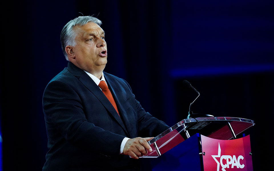 δημοσιογράφος-έσωσε-τον-όρμπαν-από-φο-561992104