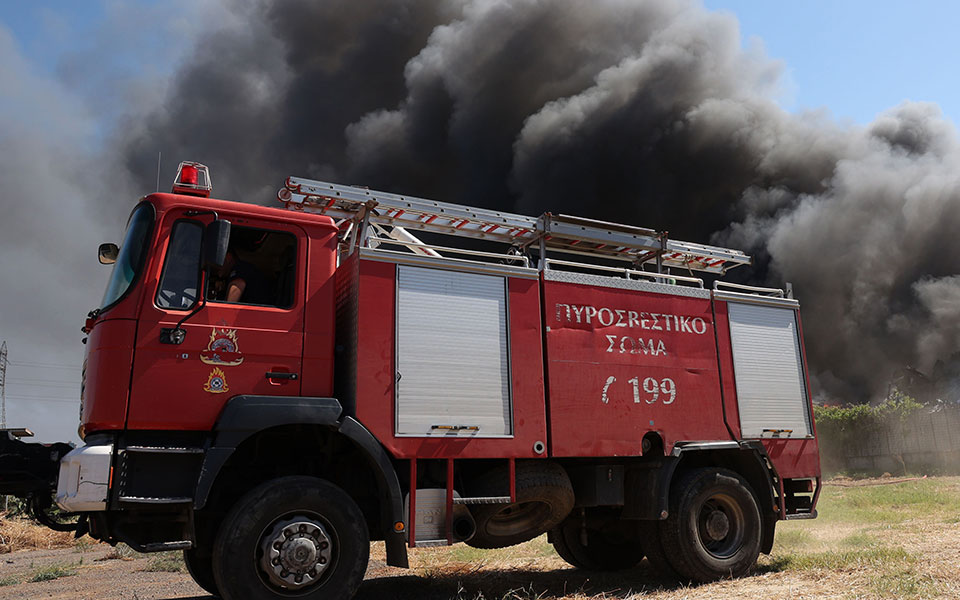 πάτρα-υπό-μερικό-έλεγχο-η-φωτιά-στην-πε-561993145