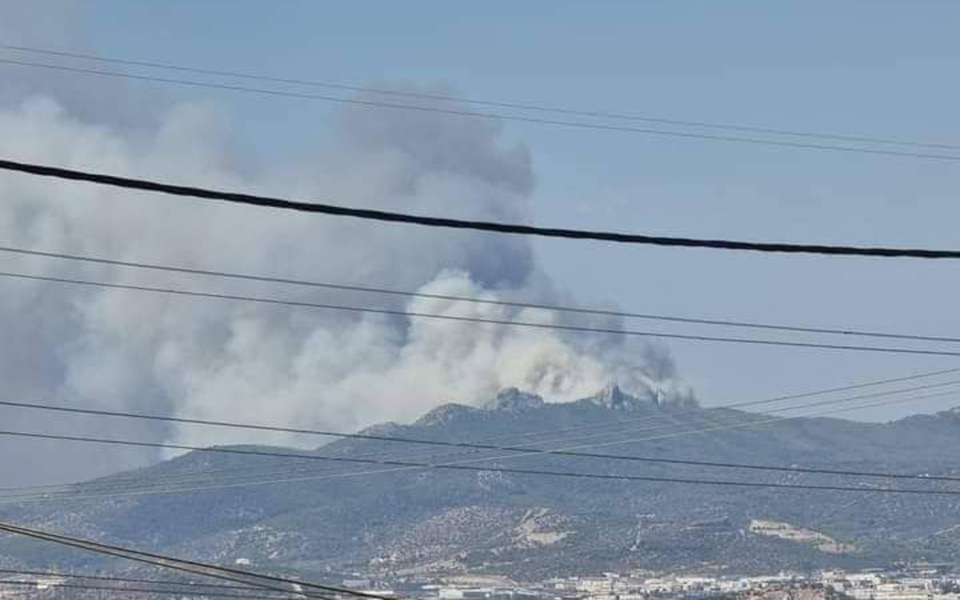 Φωτιά στη Νέα Πέραμο – Ισχυρές δυνάμεις της Πυροσβεστικής στο σημείο-1