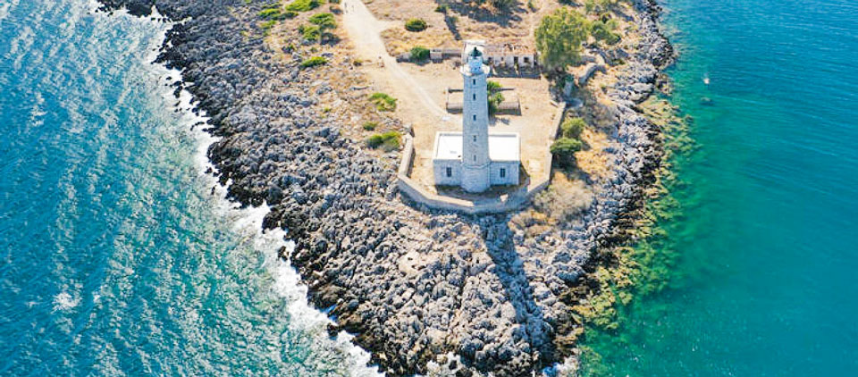 Στη Σαντορίνη, στην Αρκίτσα και στο Γύθειο οι πιο αγαπημένοι ελληνικοί φάροι-2