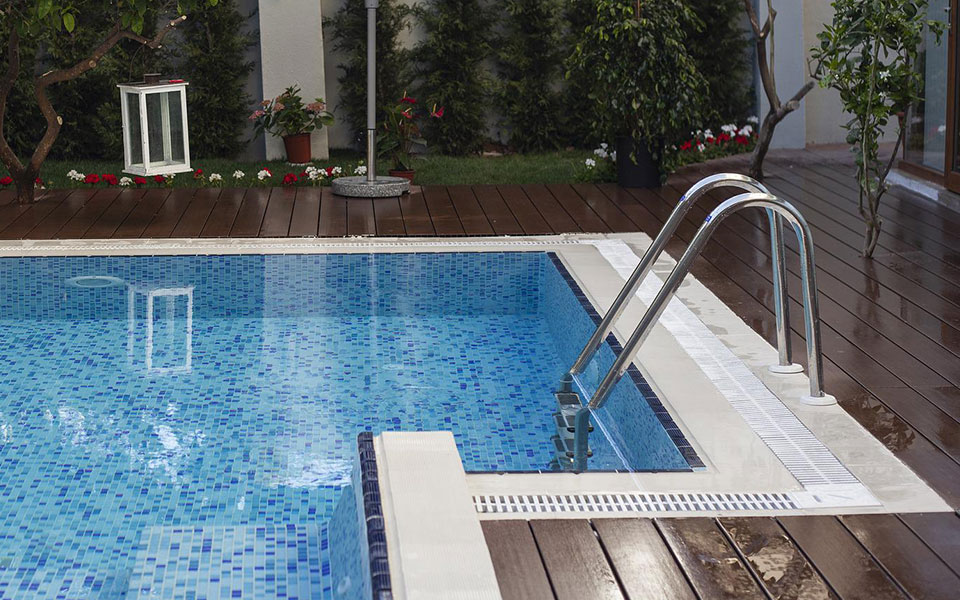 κρήτη-αντί-για-χλώριο-έριξαν-στην-πισί-561985156