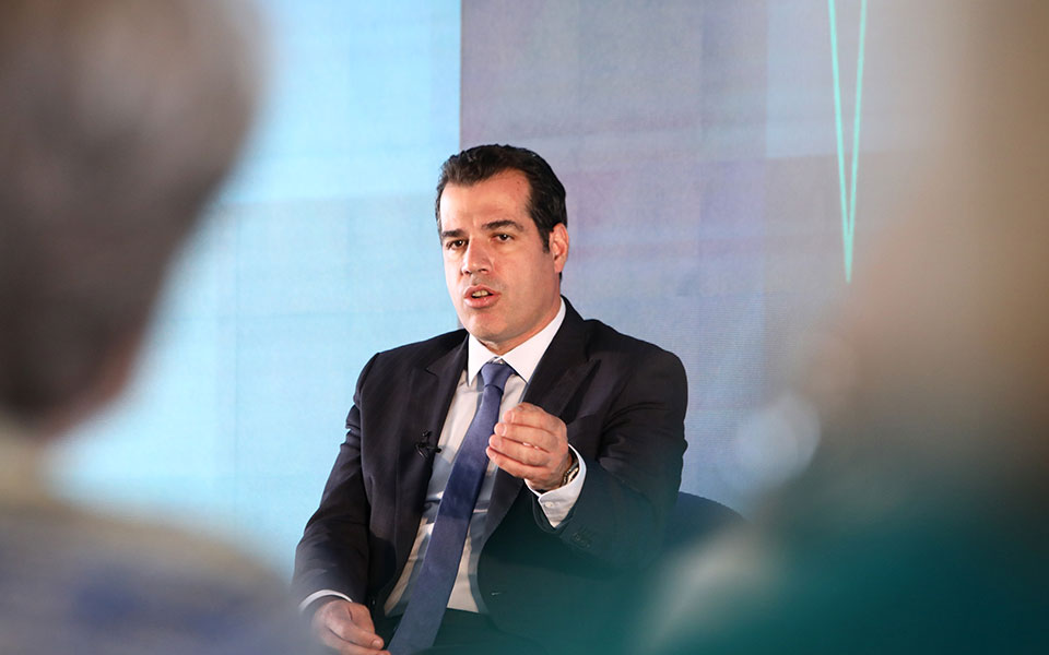 κορωνοϊός-η-βρετανία-ενέκρινε-το-εμβό-561988093