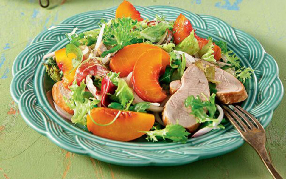 ψαρονέφρι-με-ροδάκινα-στο-γκριλ-561982483