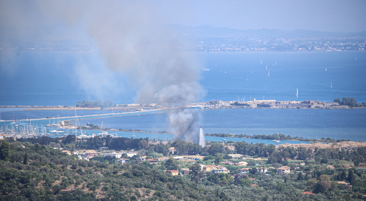 Φωτιά στη Λευκάδα – Σπεύδουν ενισχύσεις από Πρέβεζα-4