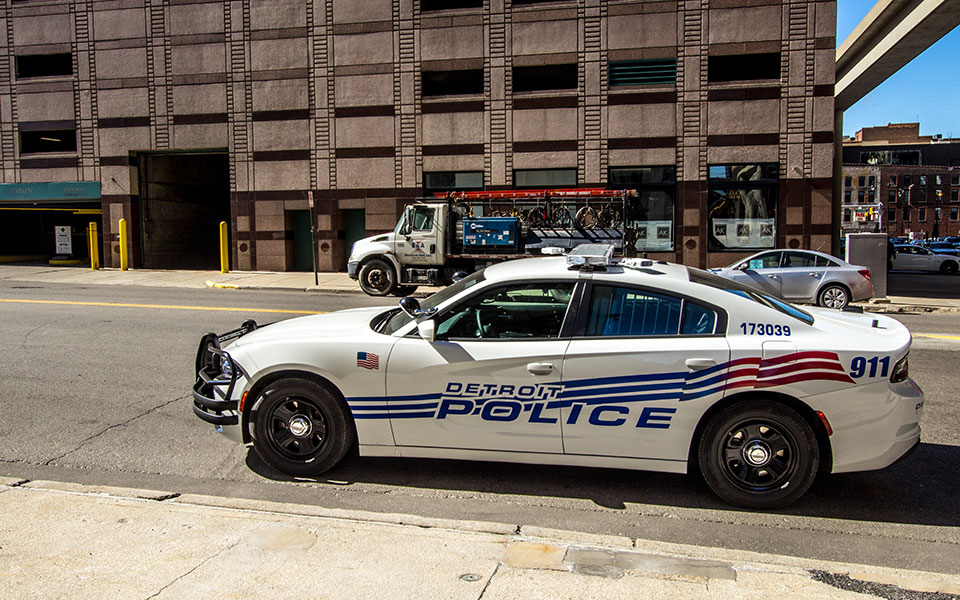 ηπα-μπαράζ-πυροβολισμών-με-τρεις-νεκρ-562017205