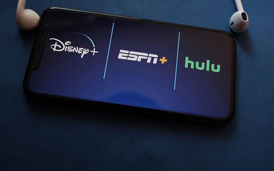 nέα-ήττα-για-το-netflix-η-disney-το-ξεπέρασε-σε-συνολ-561996076