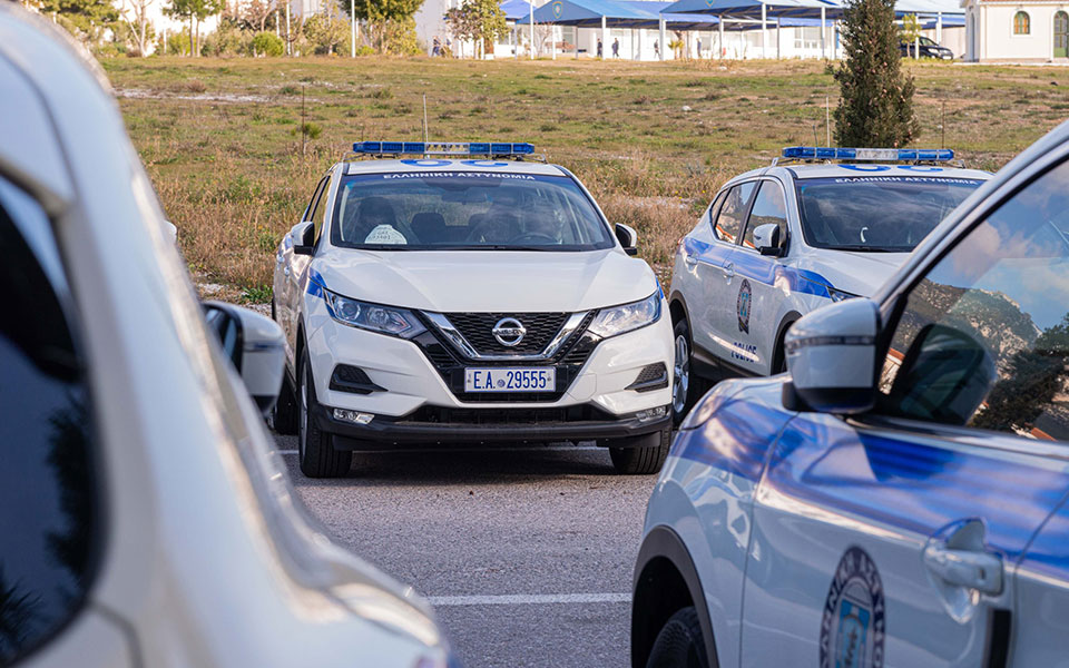 σκιάθος-χειροπέδες-στον-υποδιοικητή-561982072