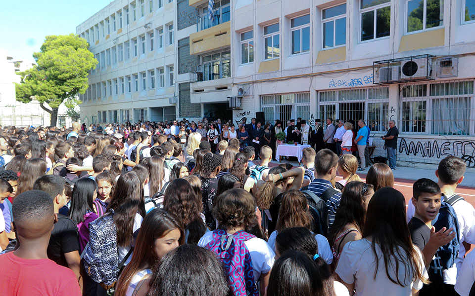 κορωνοϊός-χωρίς-μάσκες-και-τεστ-το-άνο-562019383