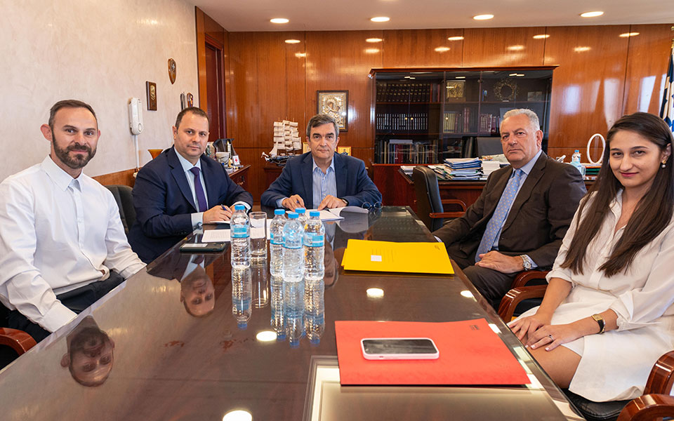 υπεγράφη-η-σύμβαση-με-το-ταιπεδ-για-τη-μ-561993742