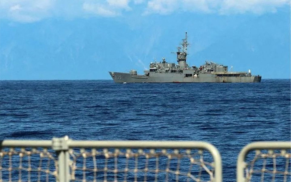 κίνα-ταϊβάν-τη-γάτα-με-το-ποντίκι-έ-561990955