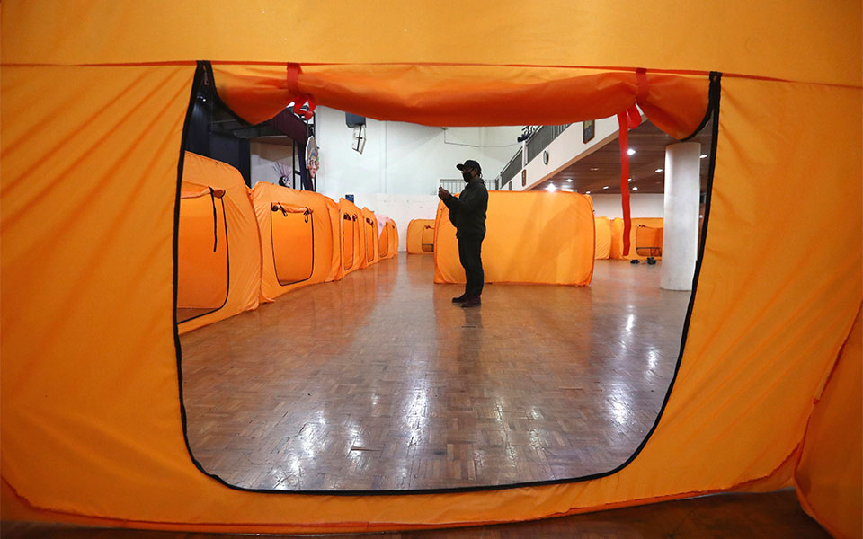 κορωνοϊός-πότε-μπορούμε-να-βγούμε-από-561982633