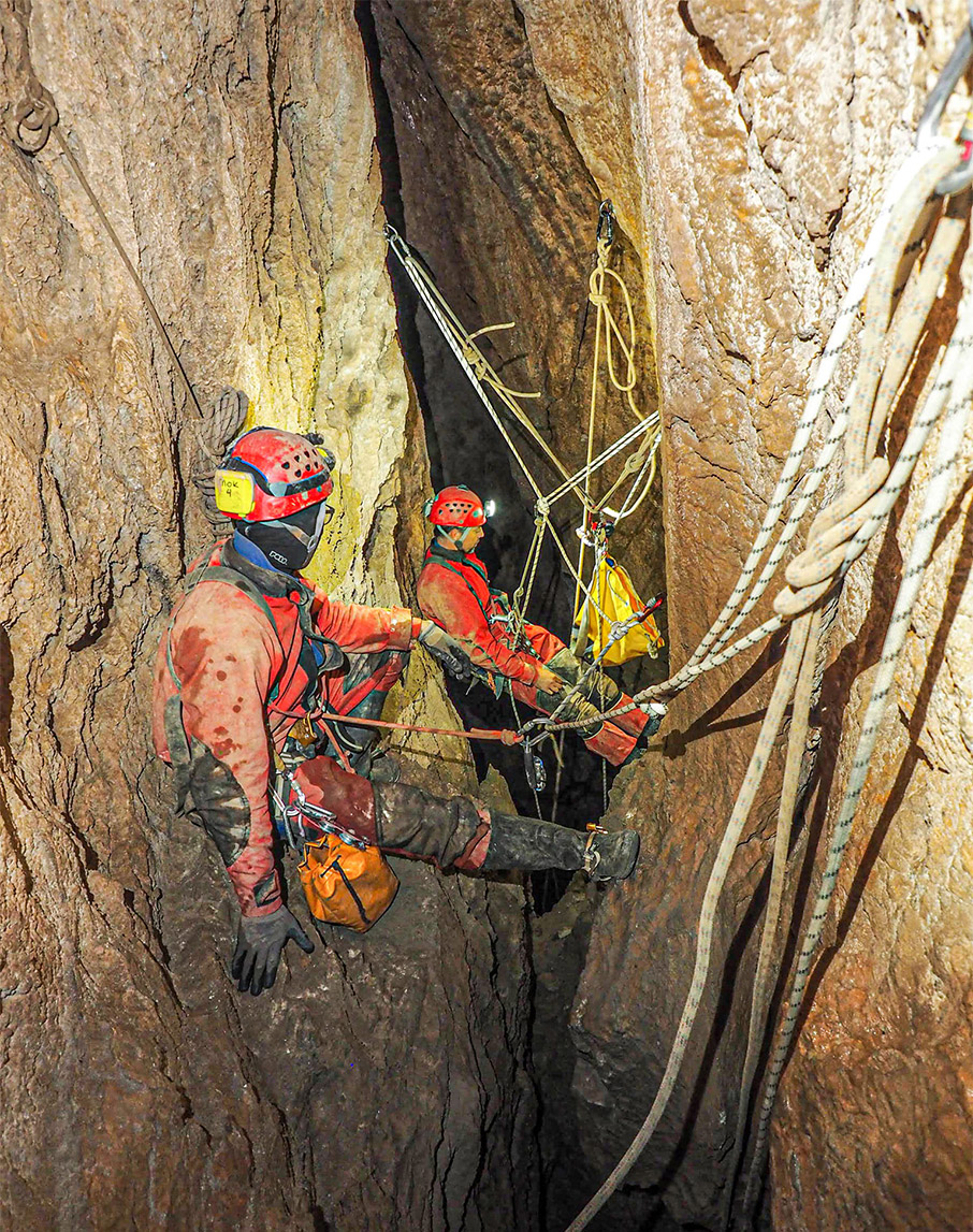 Σπηλαιοβάραθρο Γουργούθακας: Εξερεύνηση στα 1.208 μ. βάθος-3
