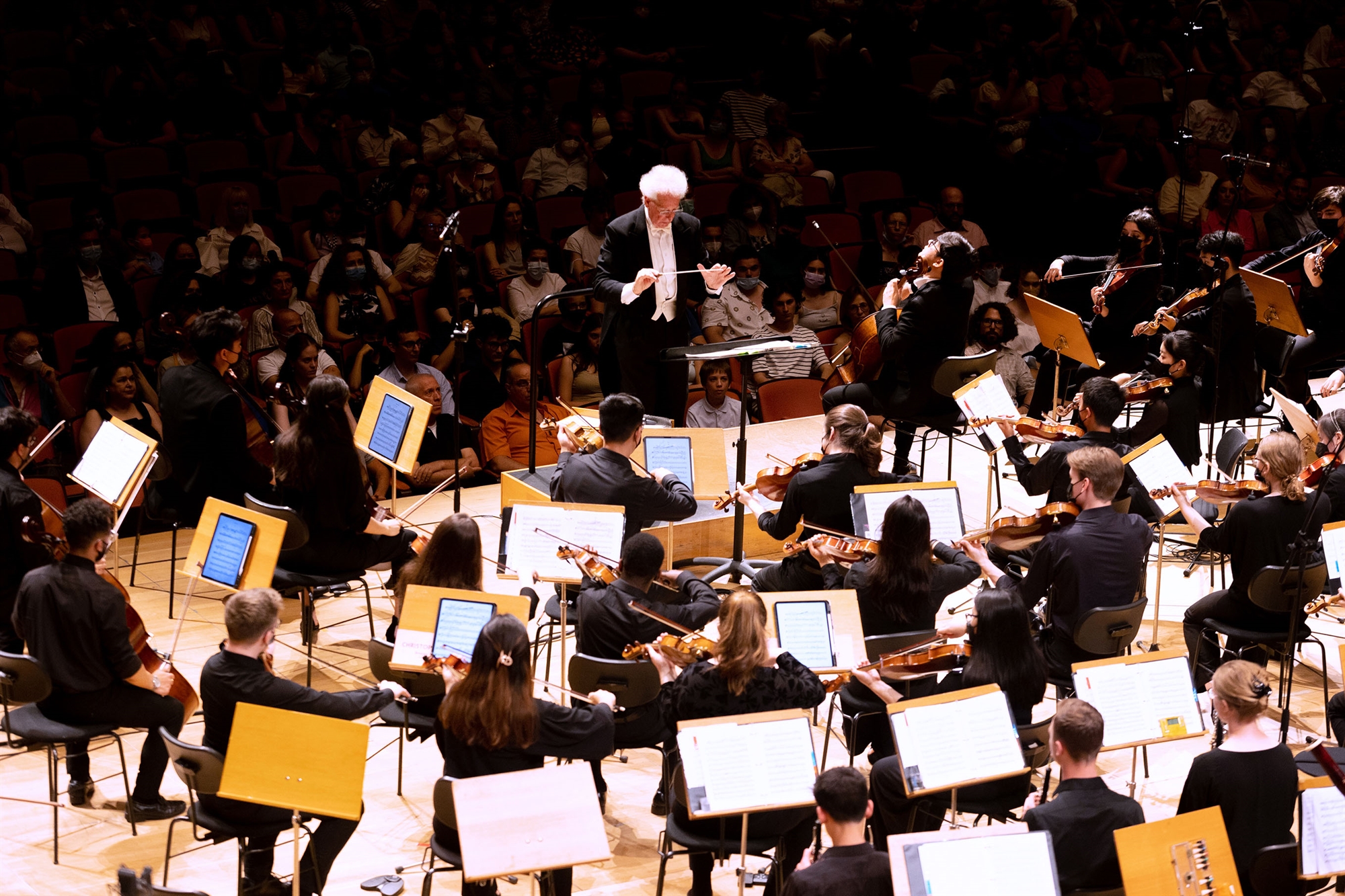 νέοι-μουσικοί-από-τη-βοστώνη-γεμάτοι-ε-562026343