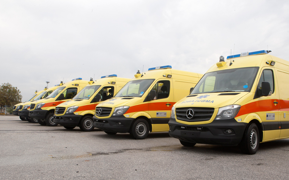 δωρεά-20-ασθενοφόρων-στο-εκαβ-από-την-εν-562063786