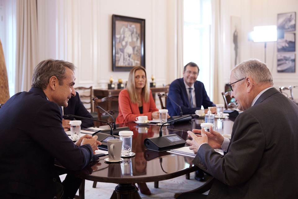 Συνάντηση Μητσοτάκη – Ρέγκλινγκ για την ευρωπαϊκή και ελληνική οικονομία-1