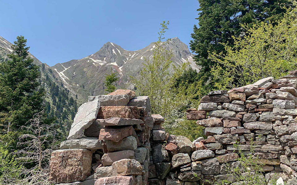 Πεζοπορώντας στο Ασπρόρεμα Αγράφων -1