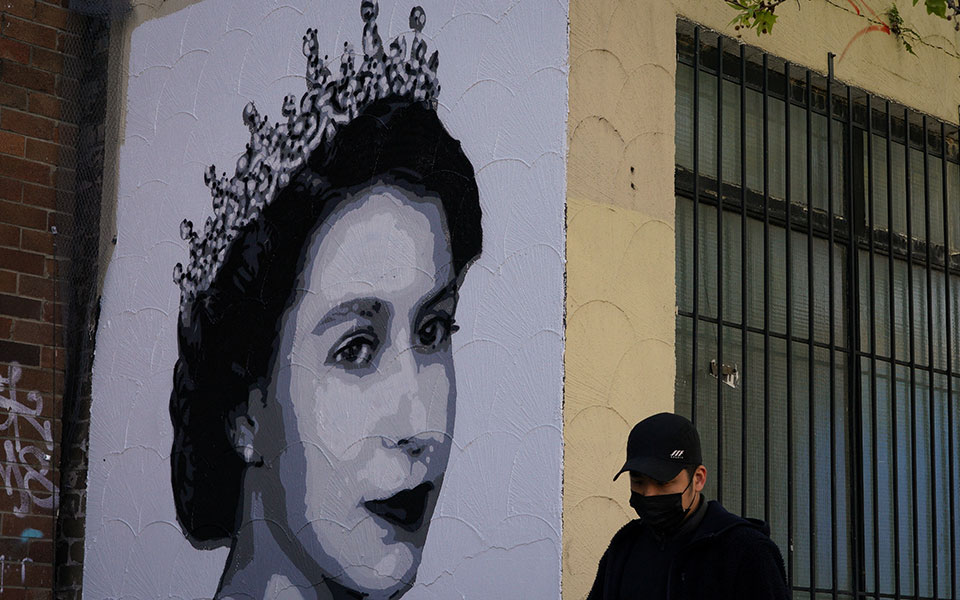 Βασίλισσα Ελισάβετ: «Ουρές» για το λαϊκό προσκύνημα στο Εδιμβούργο-4