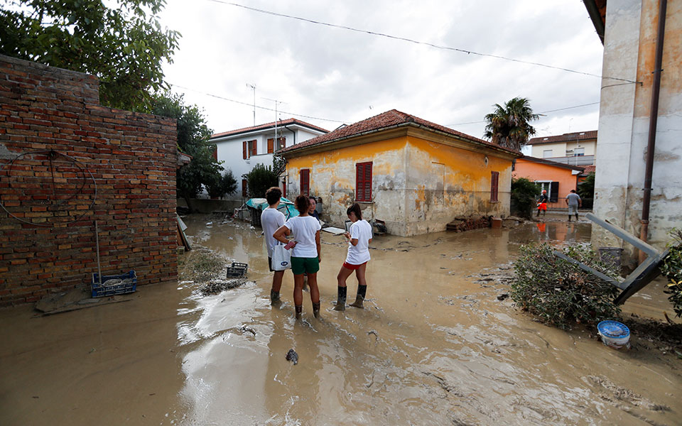 ιταλία-oι-κάτοικοι-μετρούν-τις-πληγές-α-562048084