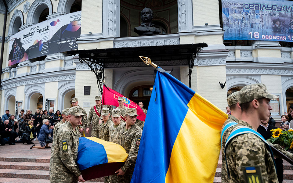 Ουκρανία: Θλίψη για τον διακεκριμένο χορευτή της όπερας που πέθανε στο πεδίο της μάχης-1