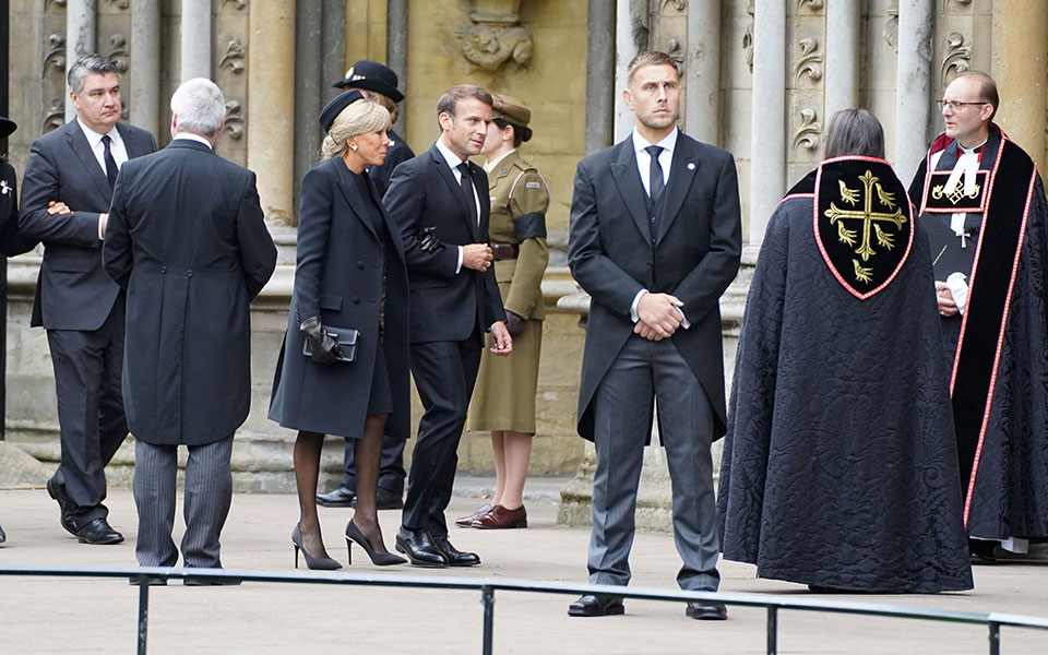 Το ύστατο χαίρε στη βασίλισσα Ελισάβετ – Λεπτό προς λεπτό η τελετή-9