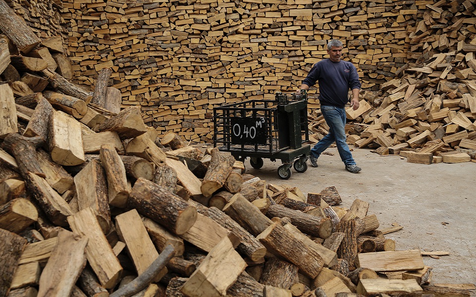 έρχεται-παρέμβαση-στην-τιμή-καυσόξυλ-562039498