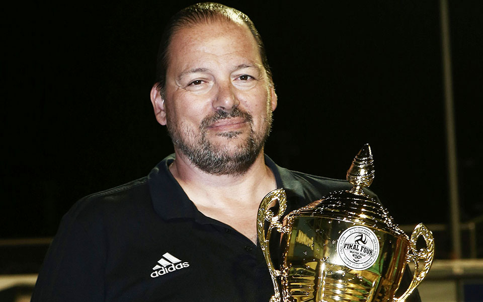 το-παγκόσμιο-πόλο-υποκλίνεται-στην-ελ-562049230