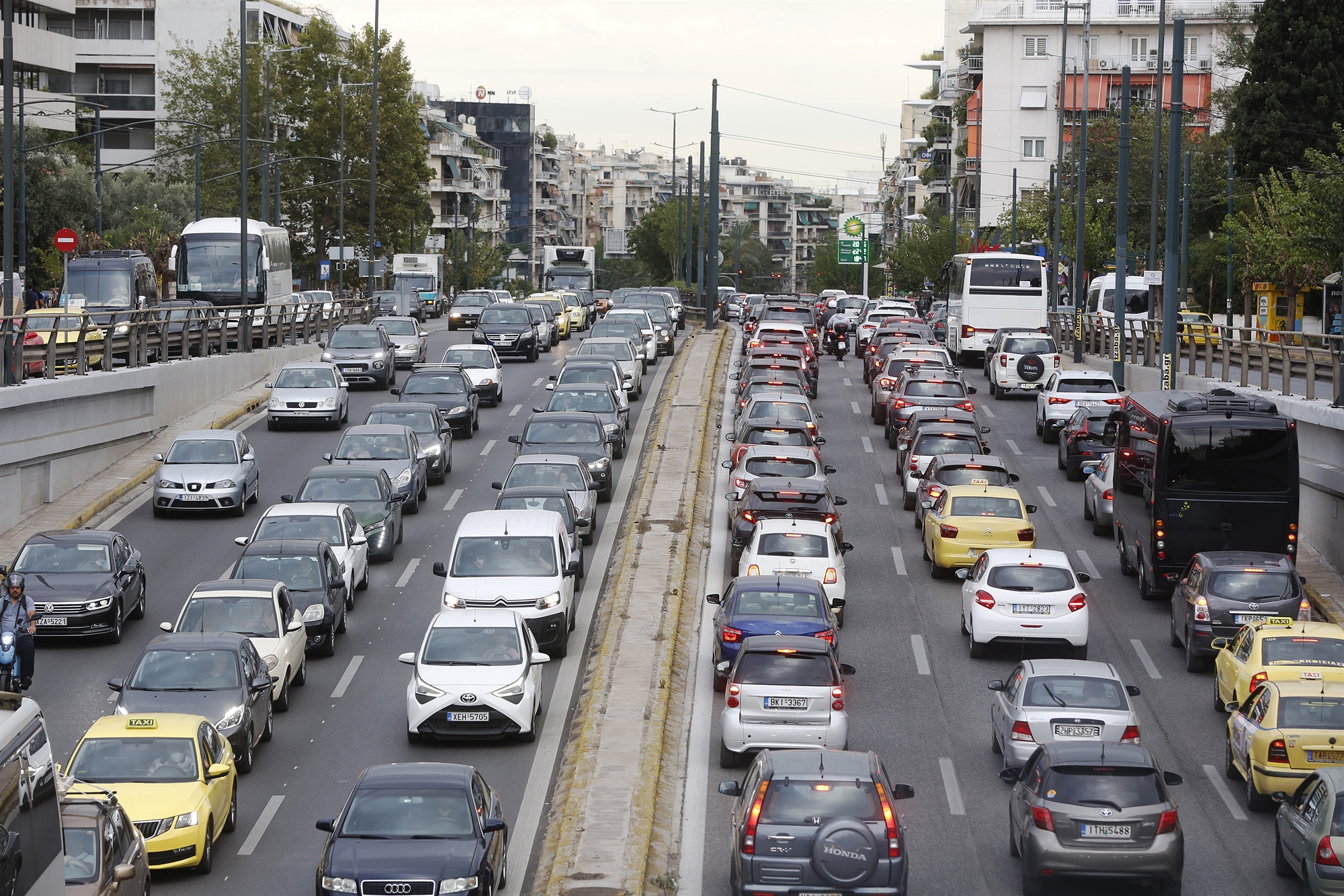 Απεργία στα ΜΜΜ: Προσωπικό ασφαλείας «στα χαρτιά» – Κενό γράμμα ο νόμος που ψηφίστηκε το 2021-1