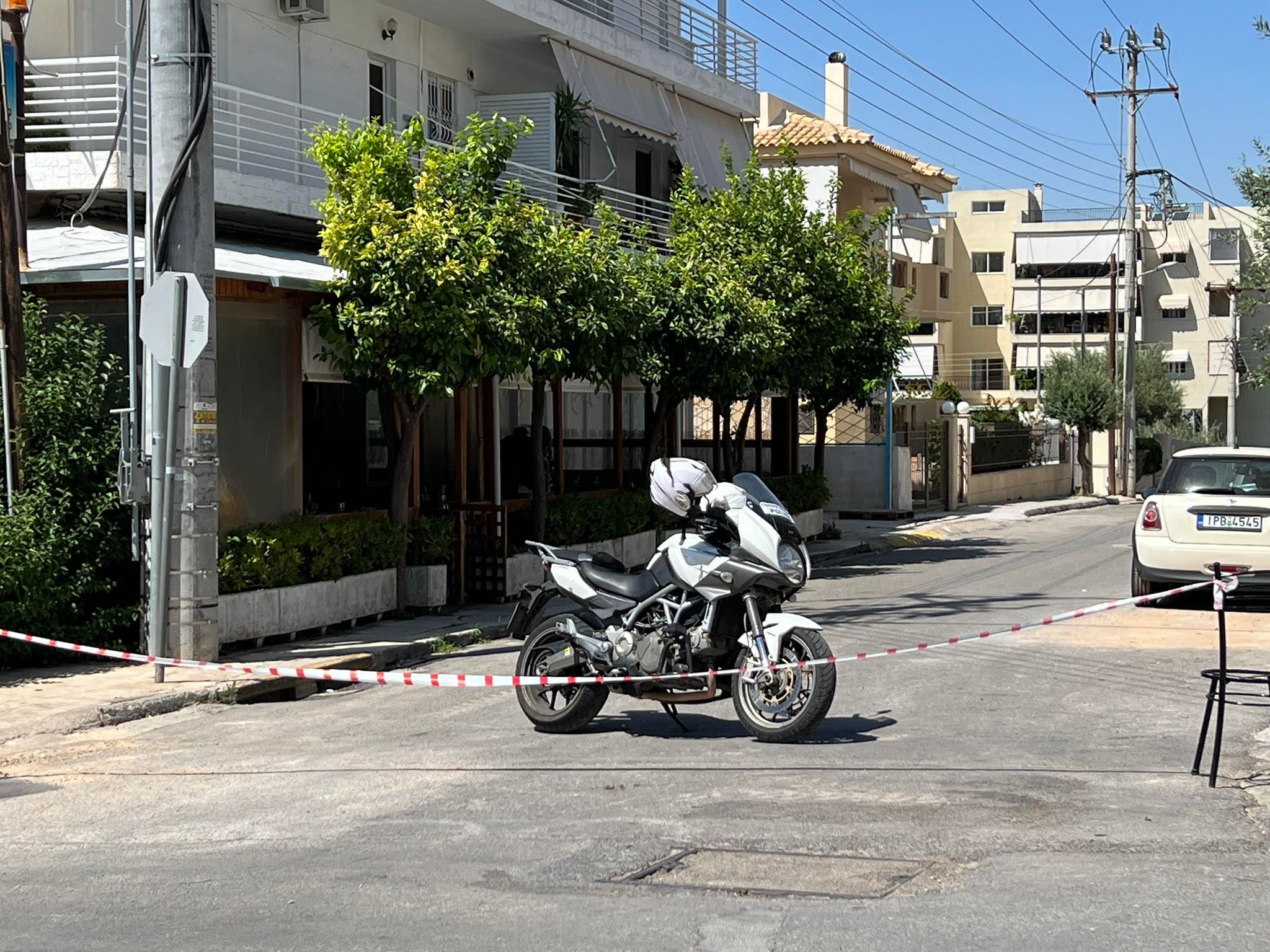 Γλυφάδα: Δίπλα σε σχολείο η οικοδομή που εντοπίστηκε οβίδα του Β’ Παγκοσμίου Πολέμου (εικόνες)-1