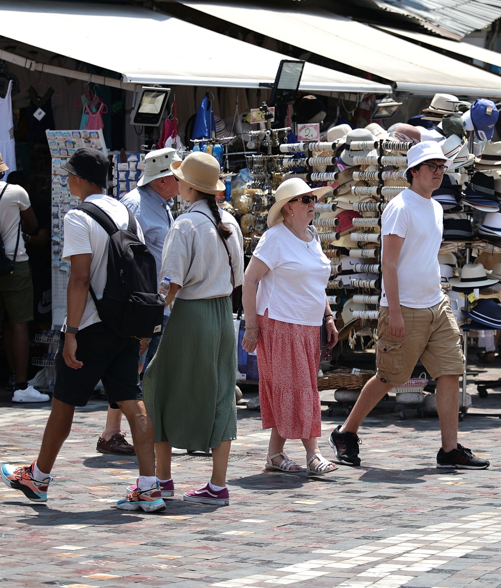 τουρισμός-νέο-ρεκόρ-εισπράξεων-τον-ιο-562054072