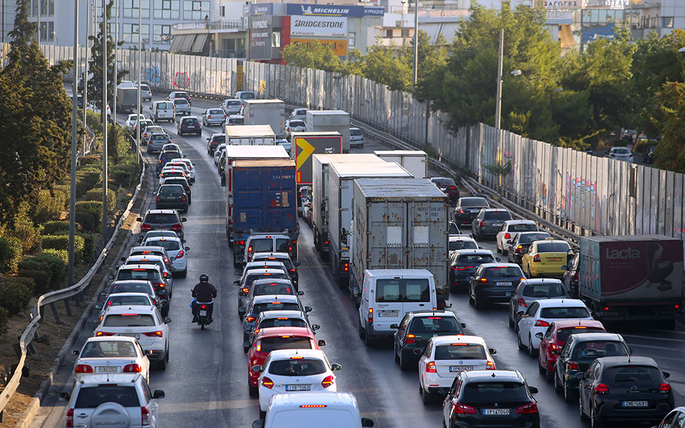 ο-καθένας-δαπανά-1-ώρα-και-10-ευρώ-την-ημέρ-562055053