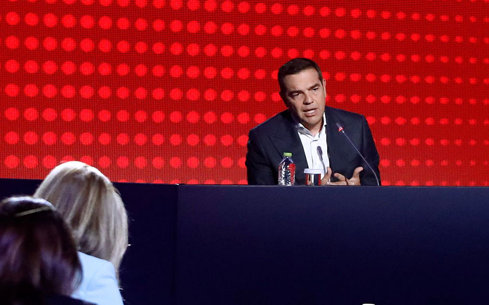 δεθ-με-θετική-ατζέντα-στις-βαλίτσες-ο-α-562042945